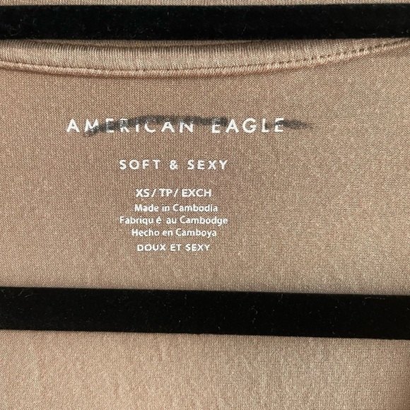 NWOT American Eagle Soft & Sexy tan v-neck shirt. Size X-Small. - Picture 3 of 7